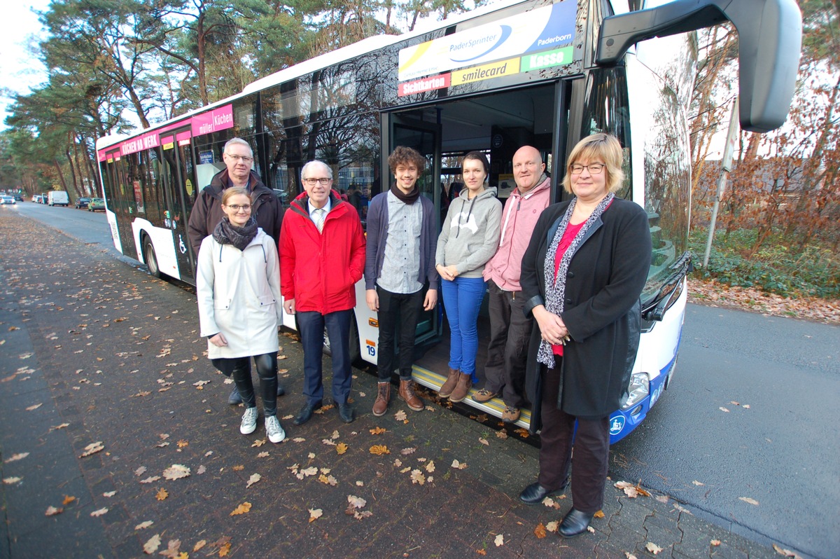 POL-PB: &quot;Dreist&quot; - Theater im Bus am Couragetag -
Jugendliche für Zivilcourage sensibilisiert