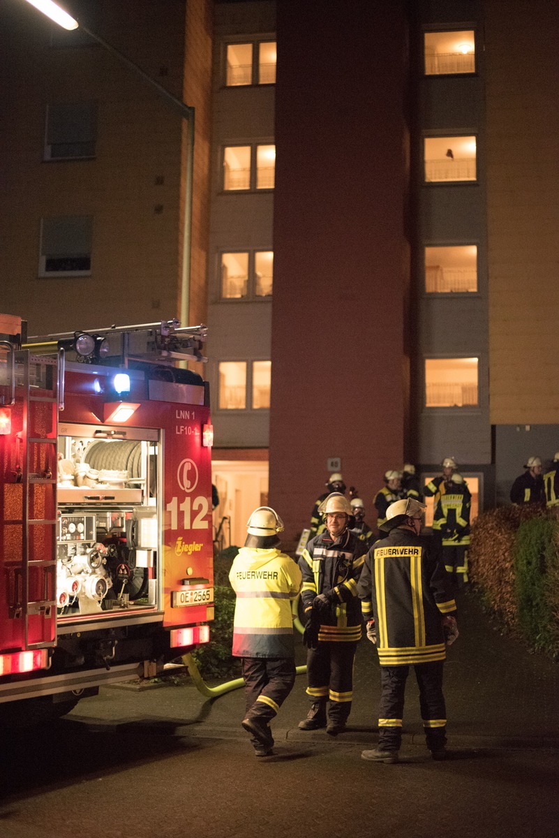 FW-OE: Zimmerbrand in 5-geschossigem Wohnhaus