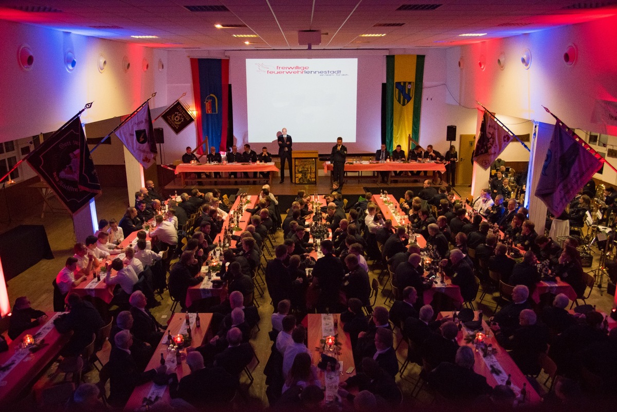 FW-OE: Jahresdienstbesprechnung der Feuerwehr Lennestadt