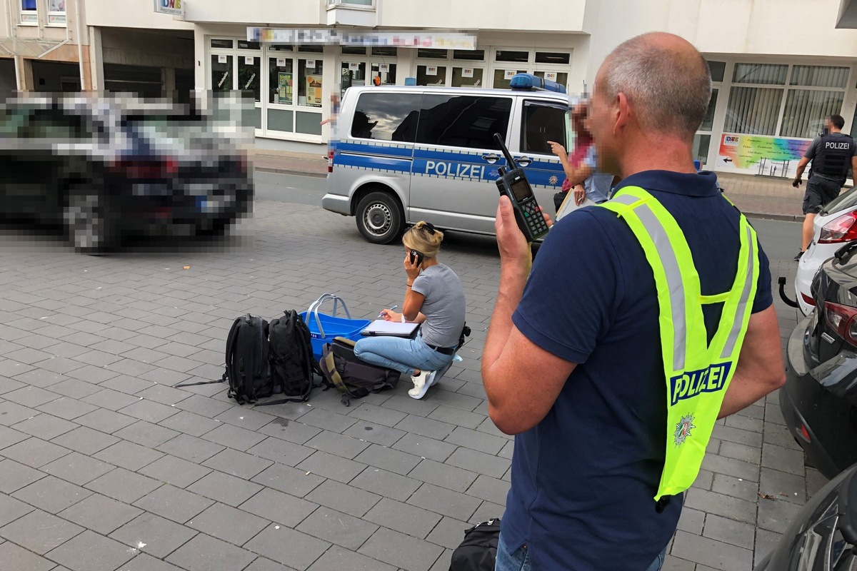 POL-PB: Schlag gegen den Drogenhandel - Fünf Tatverdächtige festgenommen - Polizei legt Kokain-&quot;Drive-in&quot; still