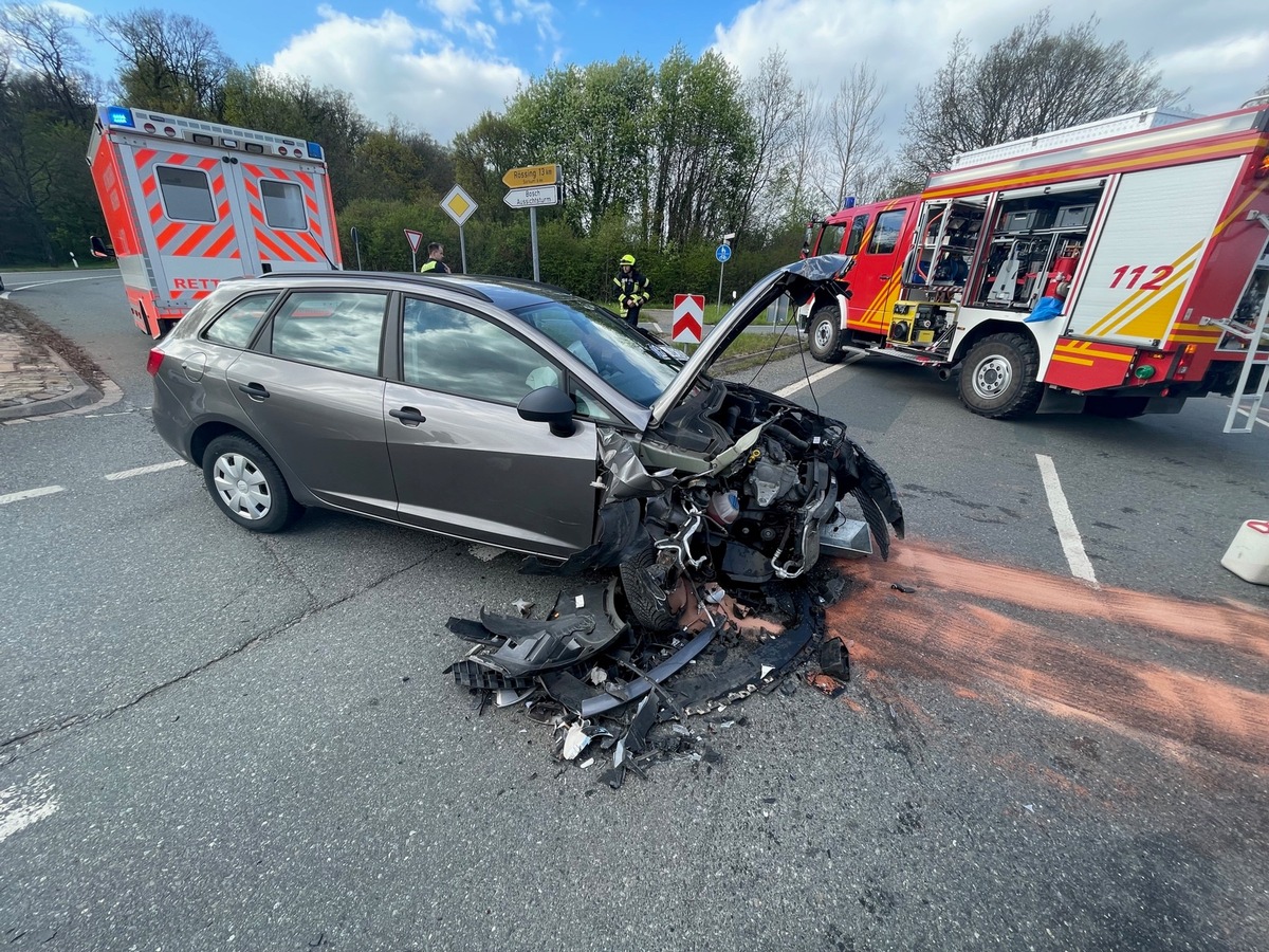 POL-HI: Diekholzen - Verkehrsunfall nach Vorfahrtsverstoß verursacht Verkehrsbehinderungen