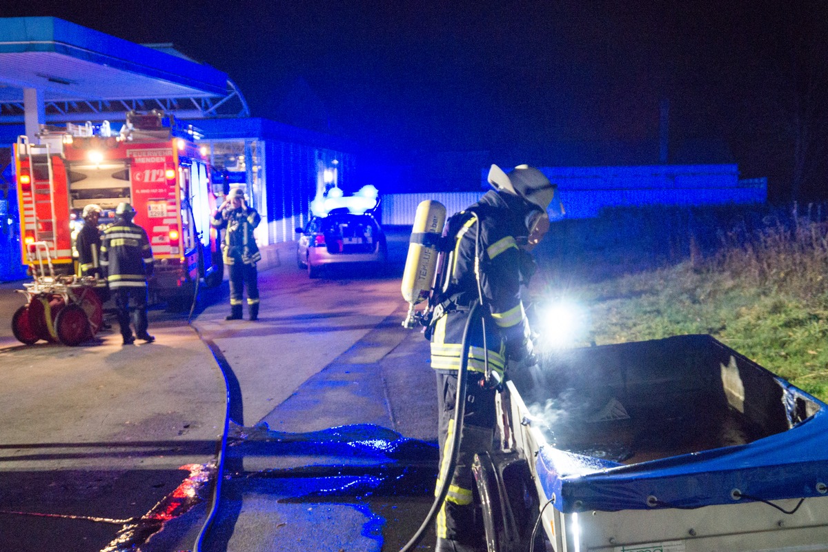 FW Menden: Einsätze: Fahrzeugbrand, Brandmeldeanlage