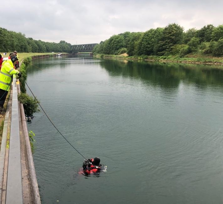 POL-RE: Haltern am See: Schädelfund im Kanal - Taucher suchen Fundstelle ab