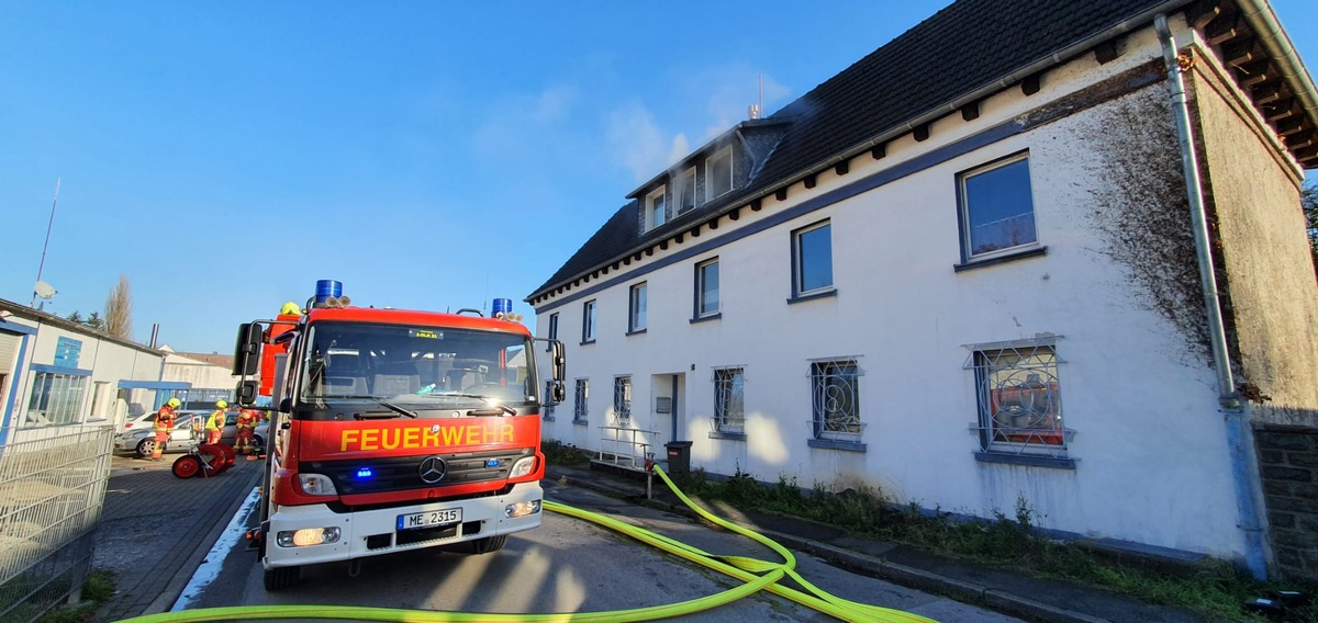 FW-Velbert: Arbeitsreicher Tag für die Feuerwehr Velbert