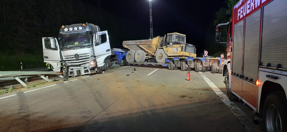 POL-PPTR: Verkehrsunfall unter Beteiligung eines Schwertransportes auf der A1