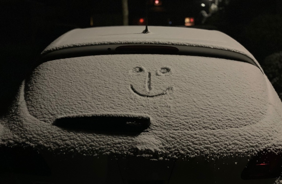 POL-BI: Erste Schneeflocken auf Autos und Straßen (FOTO)