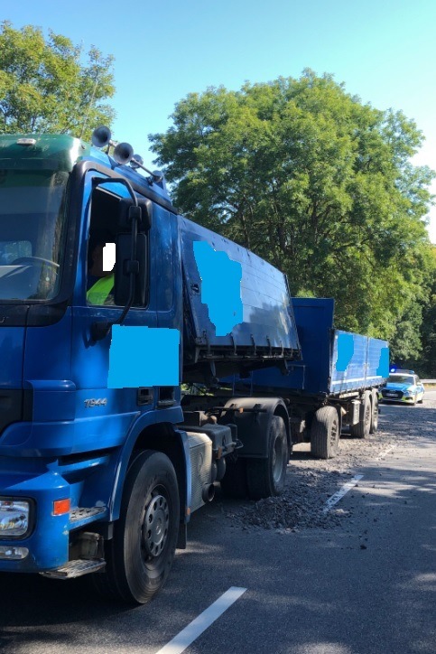 POL-PDMY: Verkehrsbeeinträchtigung durch verlorene Ladung