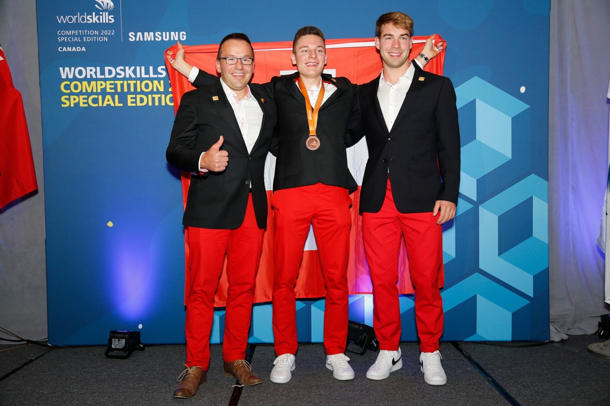 WorldSkills Competition 2022: Bronzemedaille in «Industrial Mechanics» für Polymechaniker Gil Beutler