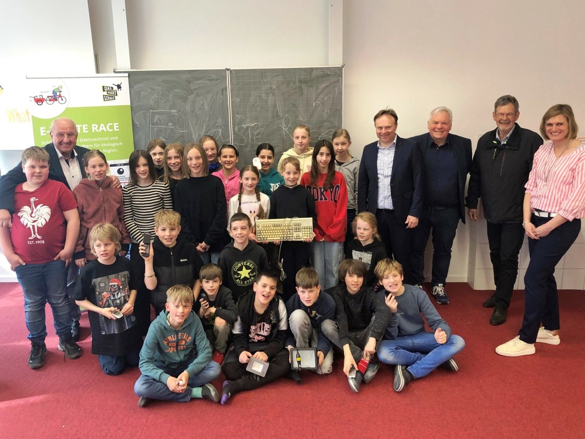 Presseinfo: Start des Schulwettbewerbs „E-Waste Race“