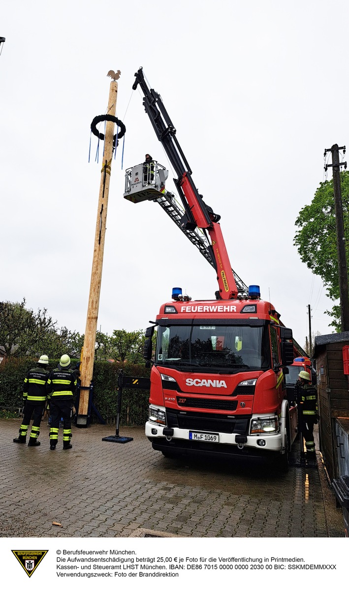 FW-M: Dann steht der Maibaum doch noch (Friedenheim)