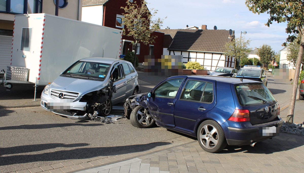 POL-DN: Bei Zusammenstoß schwer verletzt