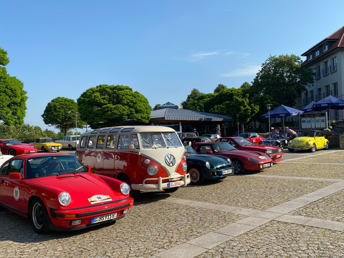 Nostalgisches auf vier Rädern - 28. ADAC Oldtimerfahrt Hessen-Thüringen ist vom 30.5 bis 1. Juni 2024 unterwegs um Fulda