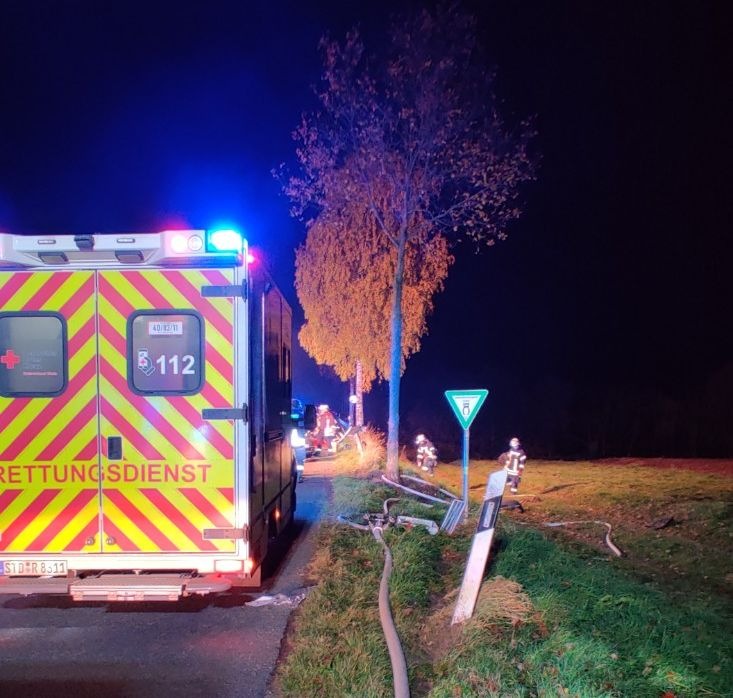 POL-STD: Drei zum Teil schwerverletzte Fahrzeuginsassen bei Unfall zwischen Bliedersdorf und Horneburg