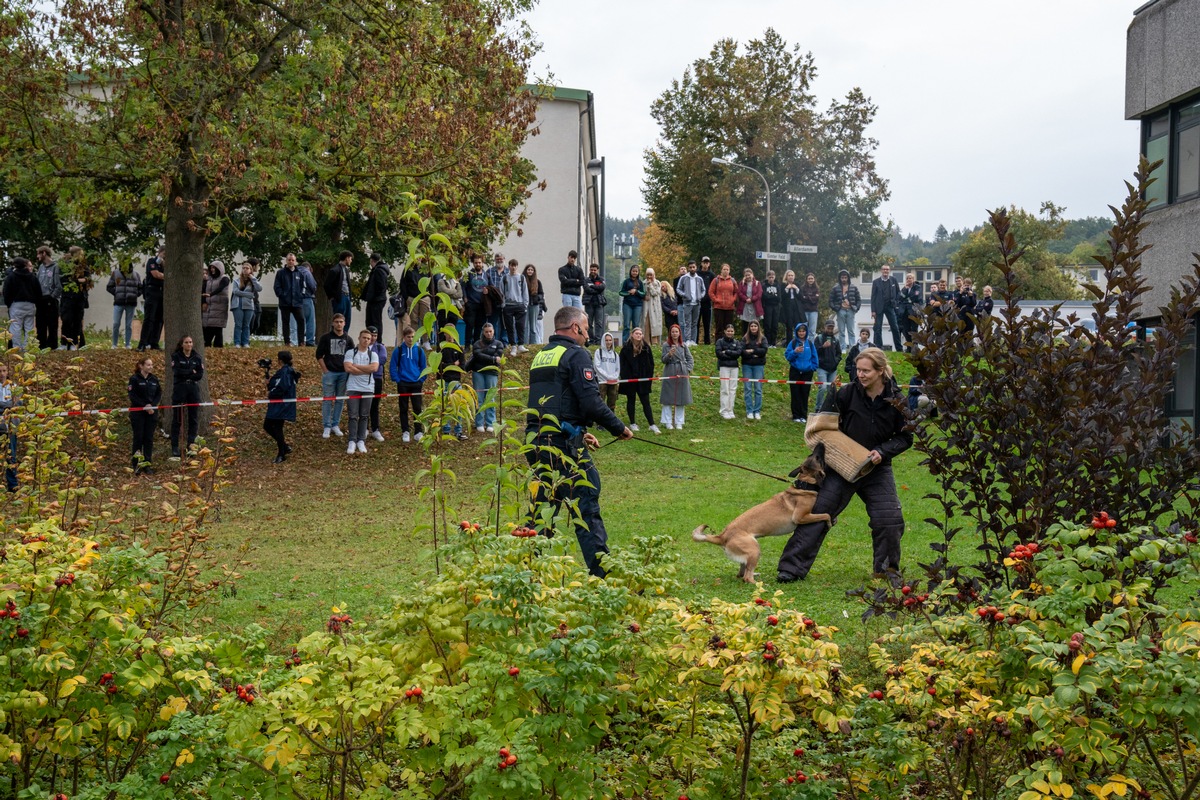 POL-AK NI: 12.10.2023: Tag der offenen Tür an der Polizeiakademie Niedersachsen in Hannoversch Münden