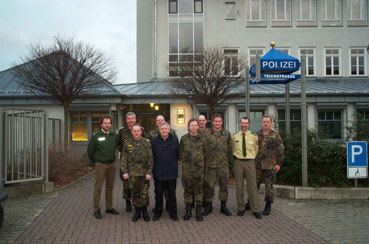 POL-NOM: Offiziere des Bundeswehr-Verbindungskommandos zu Gast bei der Polizei in Northeim