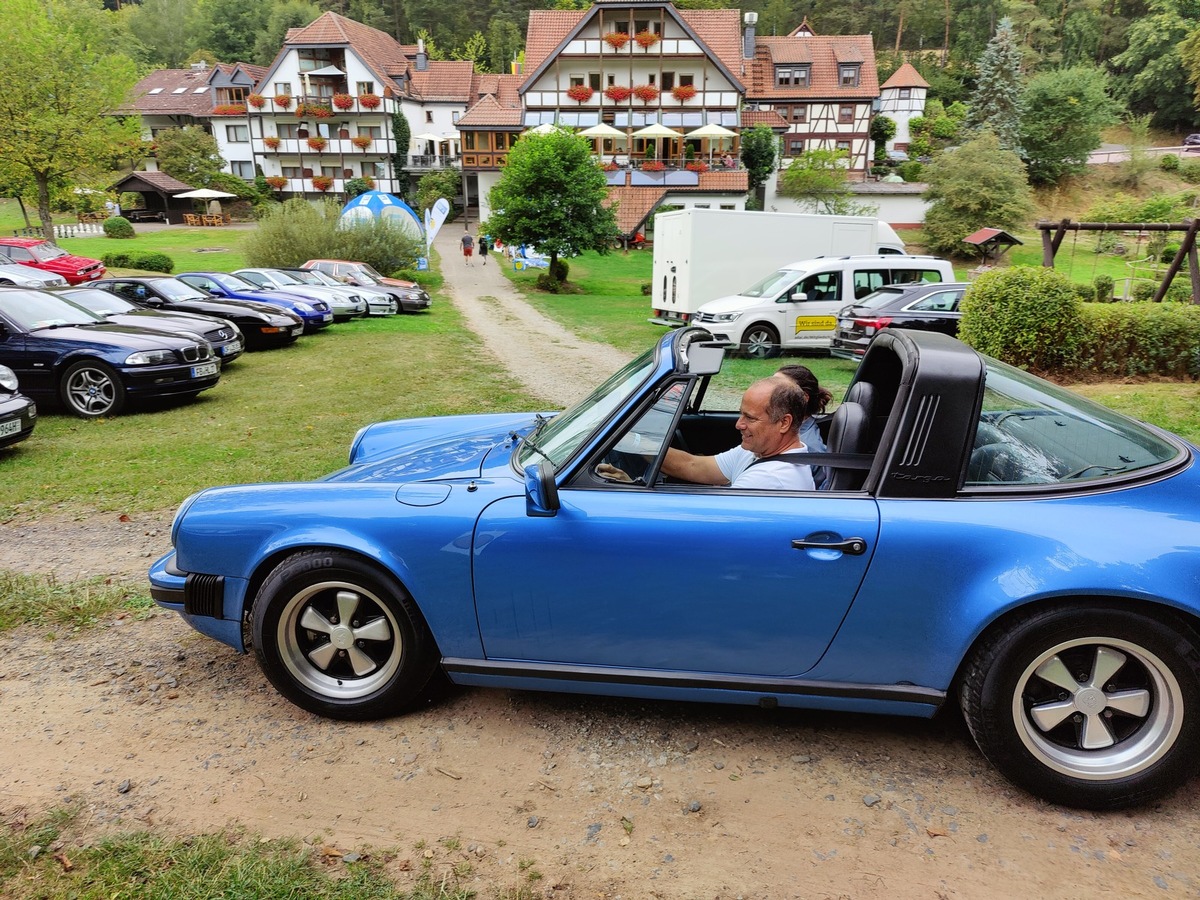 Autoliebhaber präsentieren „Jugendliebe“ / 8. ADAC Youngtimer Rallye Hessen-Thüringen