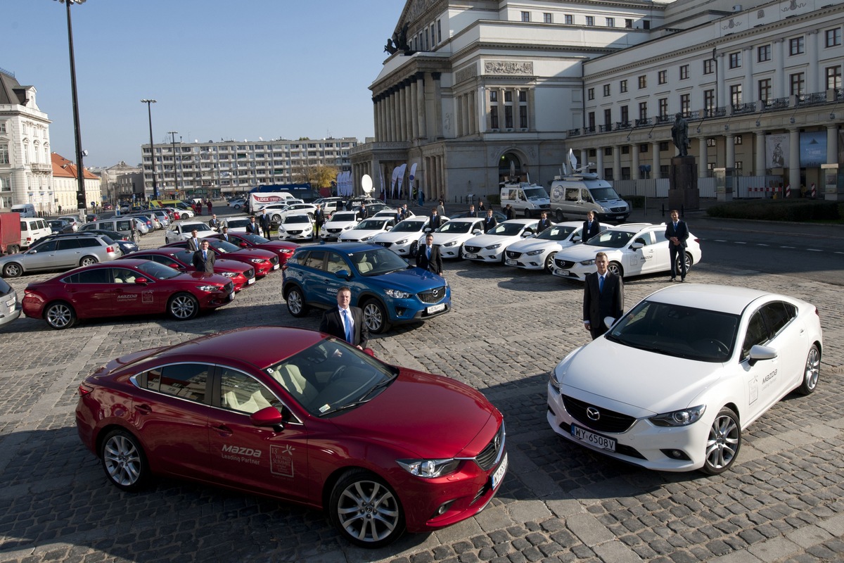 Mazda unterstützt erneut den Weltgipfel der Friedensnobelpreisträger (FOTO)