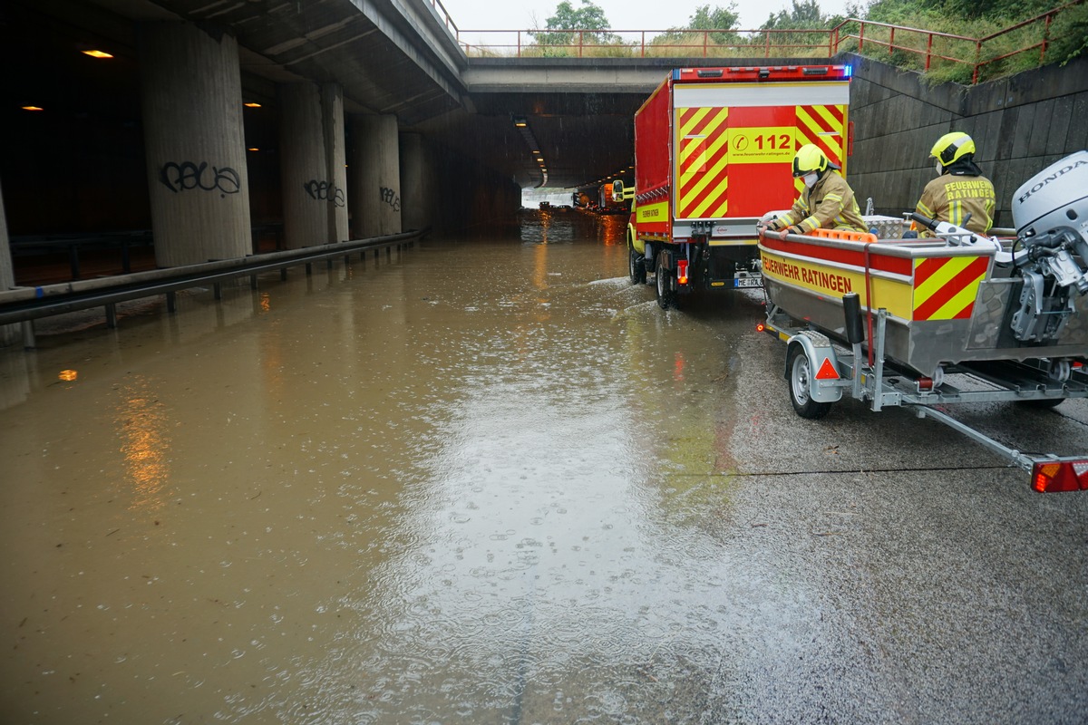 FW Ratingen: Folgemeldung: Starkregenereignis beschert Einsätze in Ratingen - Feuerwehr in Alarmbereitschaft