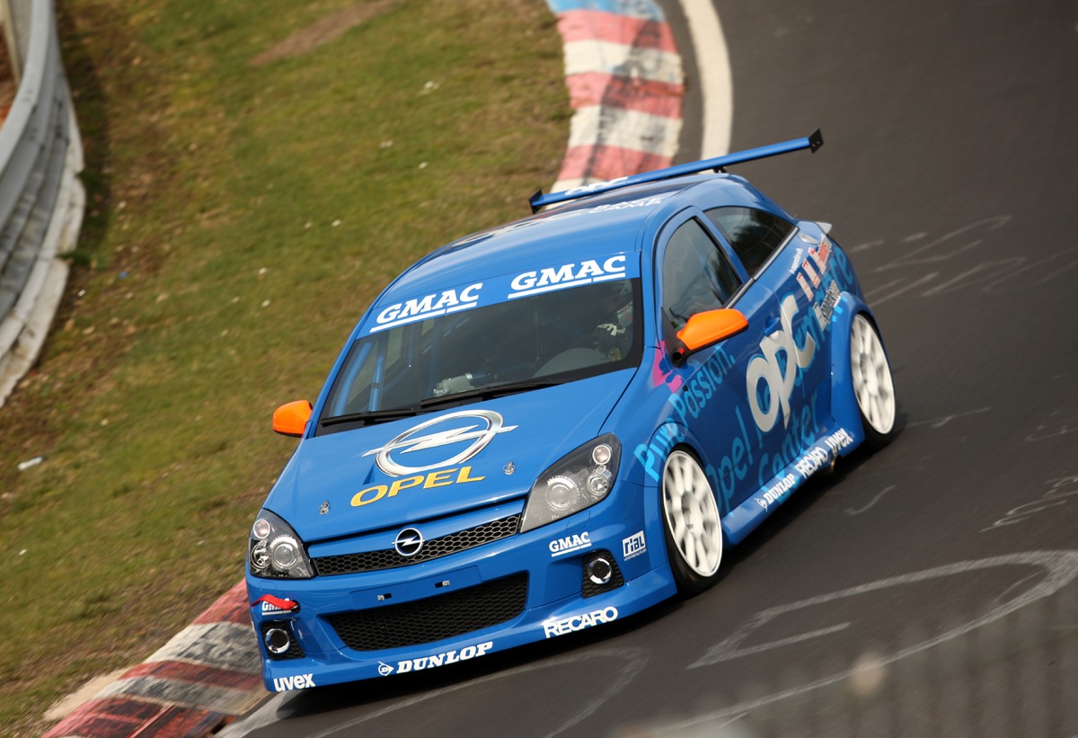 Opel OPC Race Camp: Finale beim 24h-Rennen auf der Nordschleife