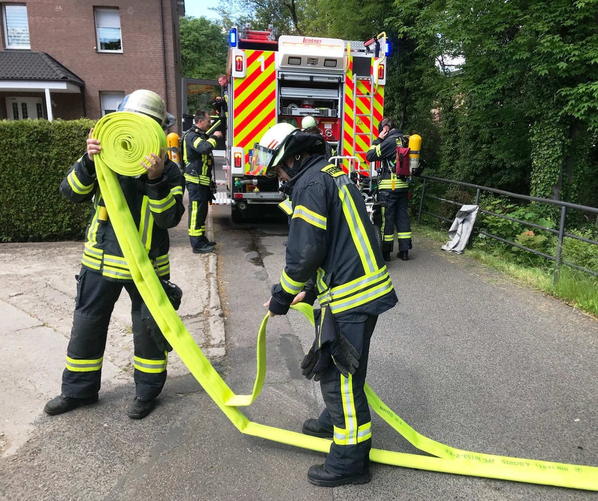 FW-BN: Zimmerbrand in Bonn-Castell - Bewohnerin handelte vorbildlich