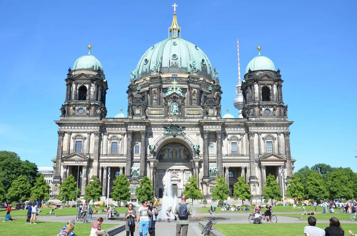 ZDF überträgt ökumenischen Gottesdienst zum Tag der Deutschen Einheit (FOTO)