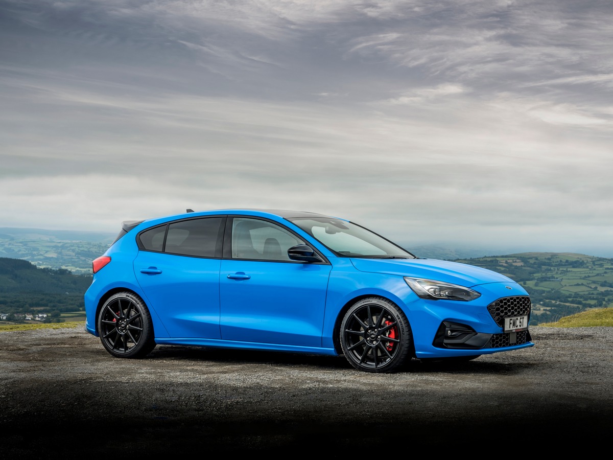 Ford Focus ST Edition begeistert mit Gewinde-Fahrwerk und agilstem Handling in der ST-Geschichte