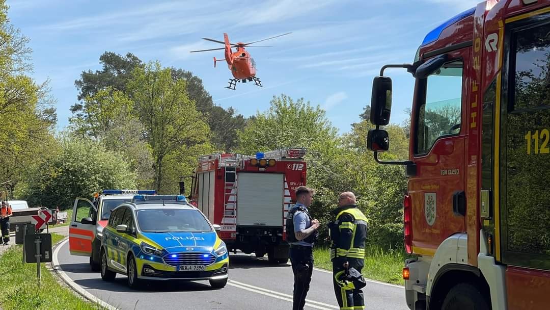 FW Selfkant: Verkehrsunfall mit eingeklemmter Person