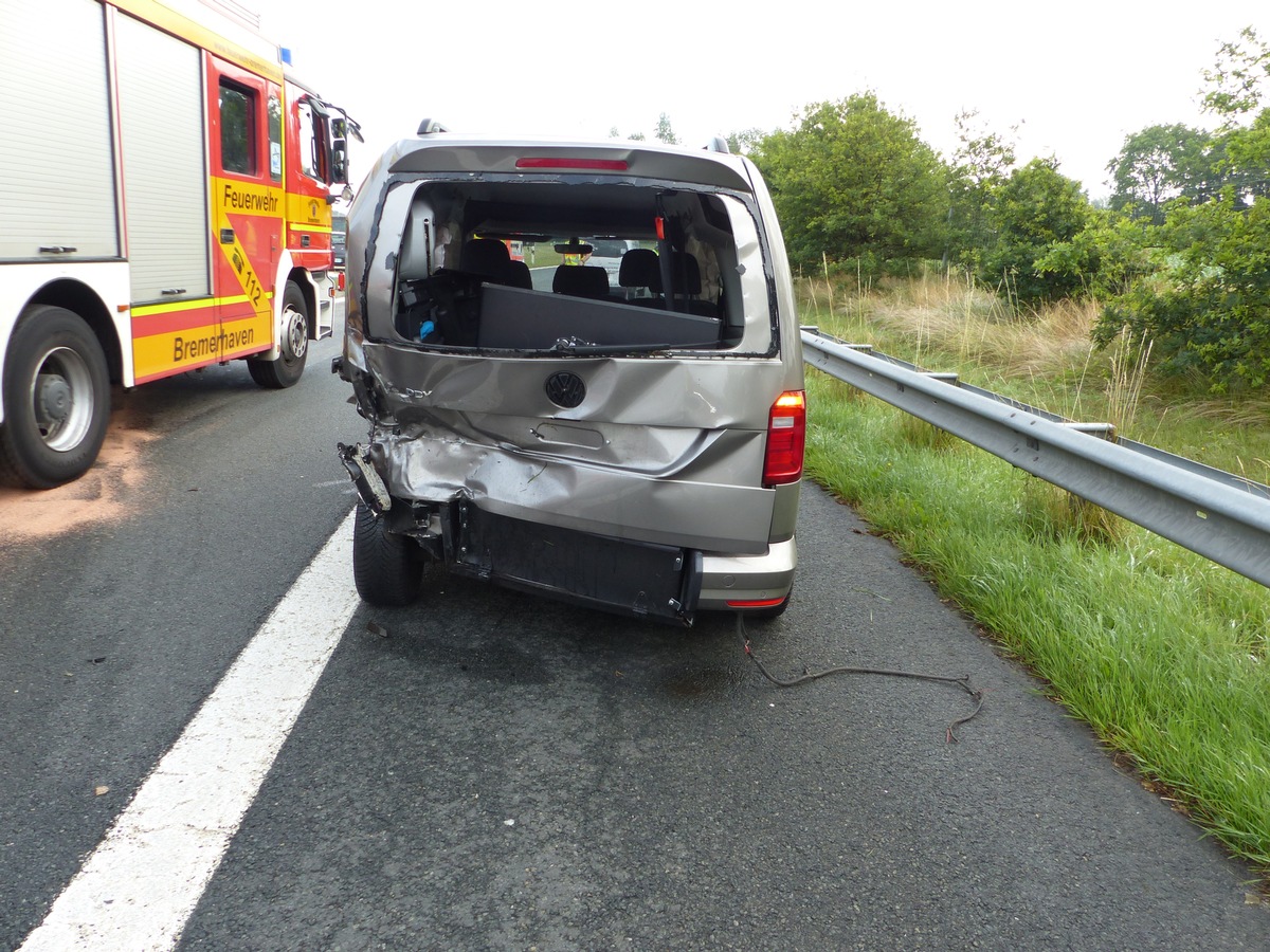 POL-CUX: -Schwerer Verkehrsunfall auf der A27-