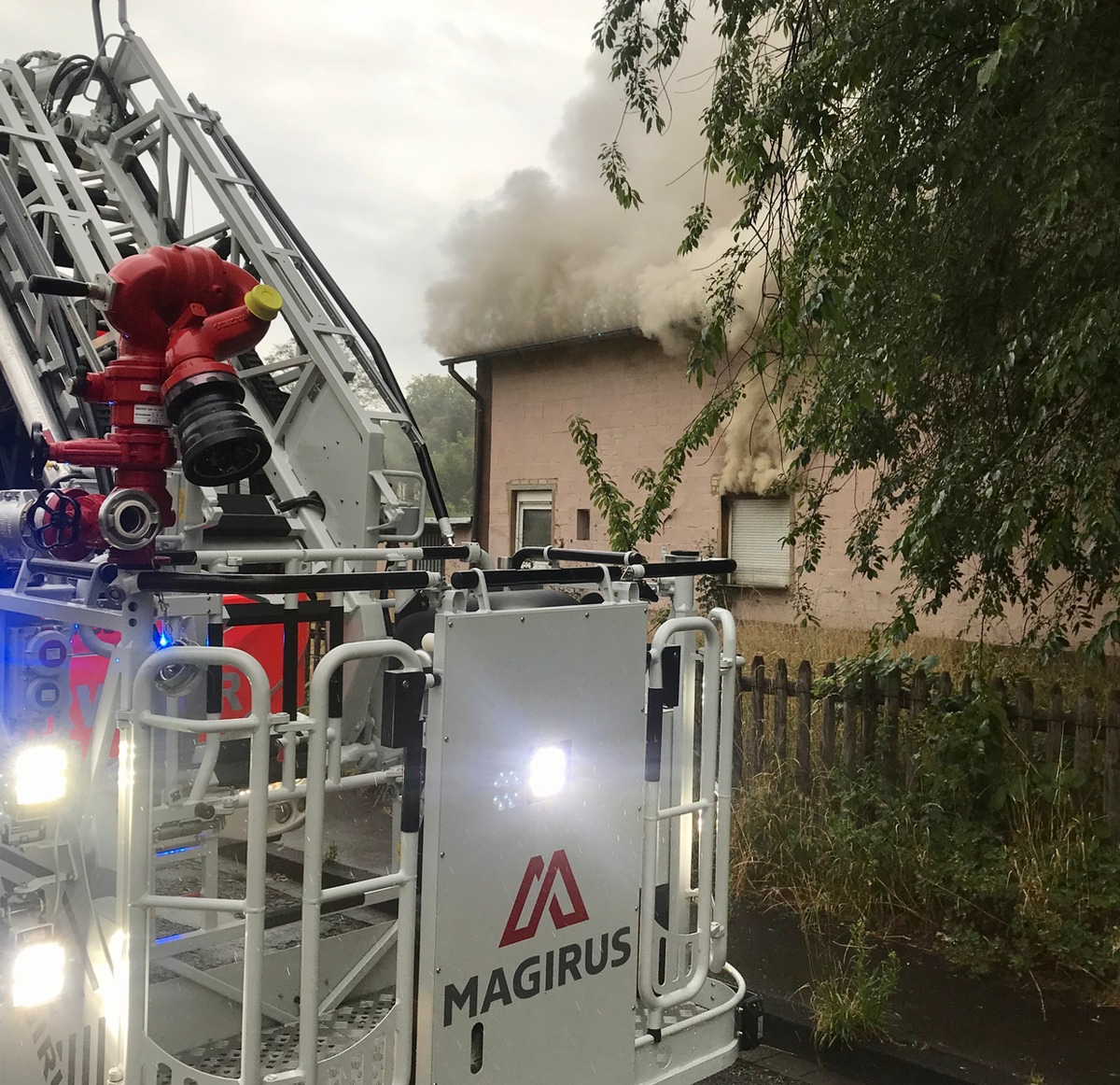 FW-BOT: Gebäude in Bottrop Boy in Vollbrand