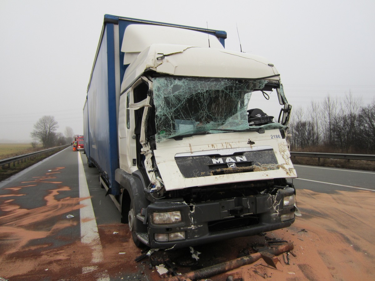 POL-WL: Harburg - Verkehrsunfall behindert Berufsverkehr  Fahrzeugführer behindern Rettungskräfte