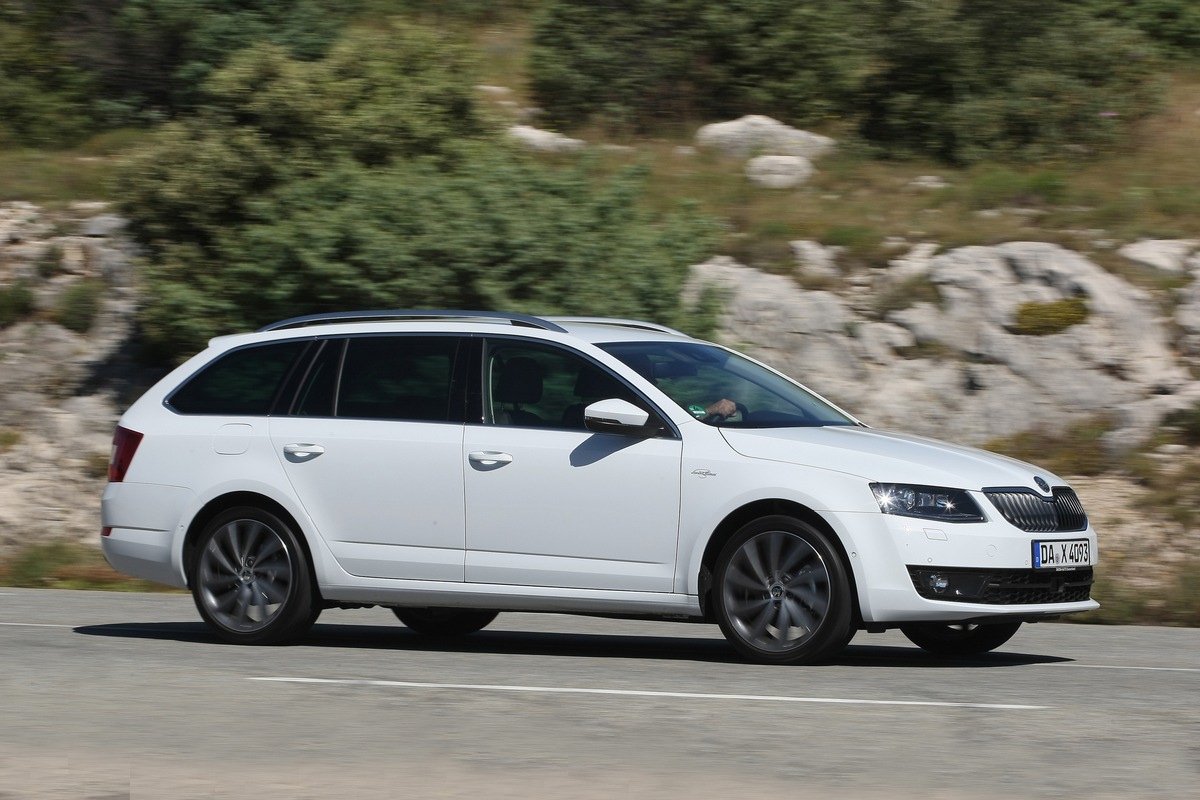 Effizient, kraftvoll, luxuriös: Neuer Topmotor für den SKODA Octavia Combi L&amp;K (FOTO)