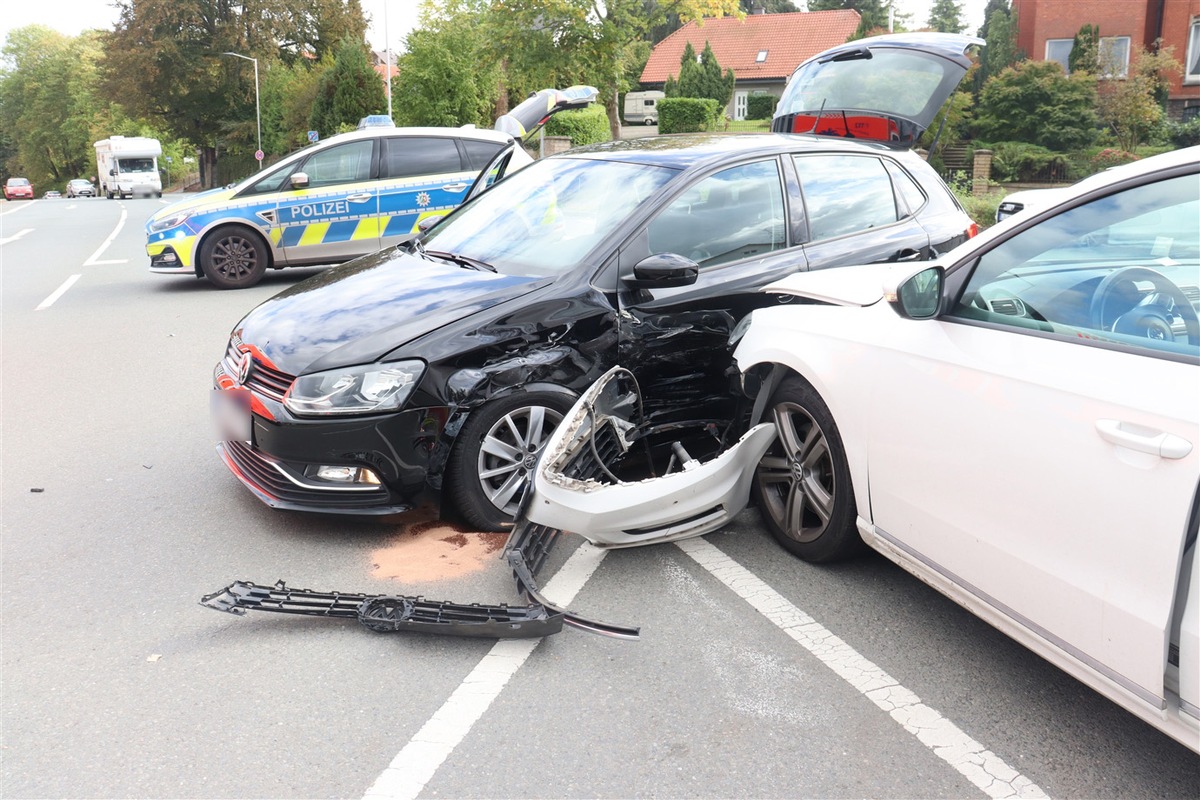 POL-HF: Verkehrsunfall mit Personenschaden- Polo übersehen