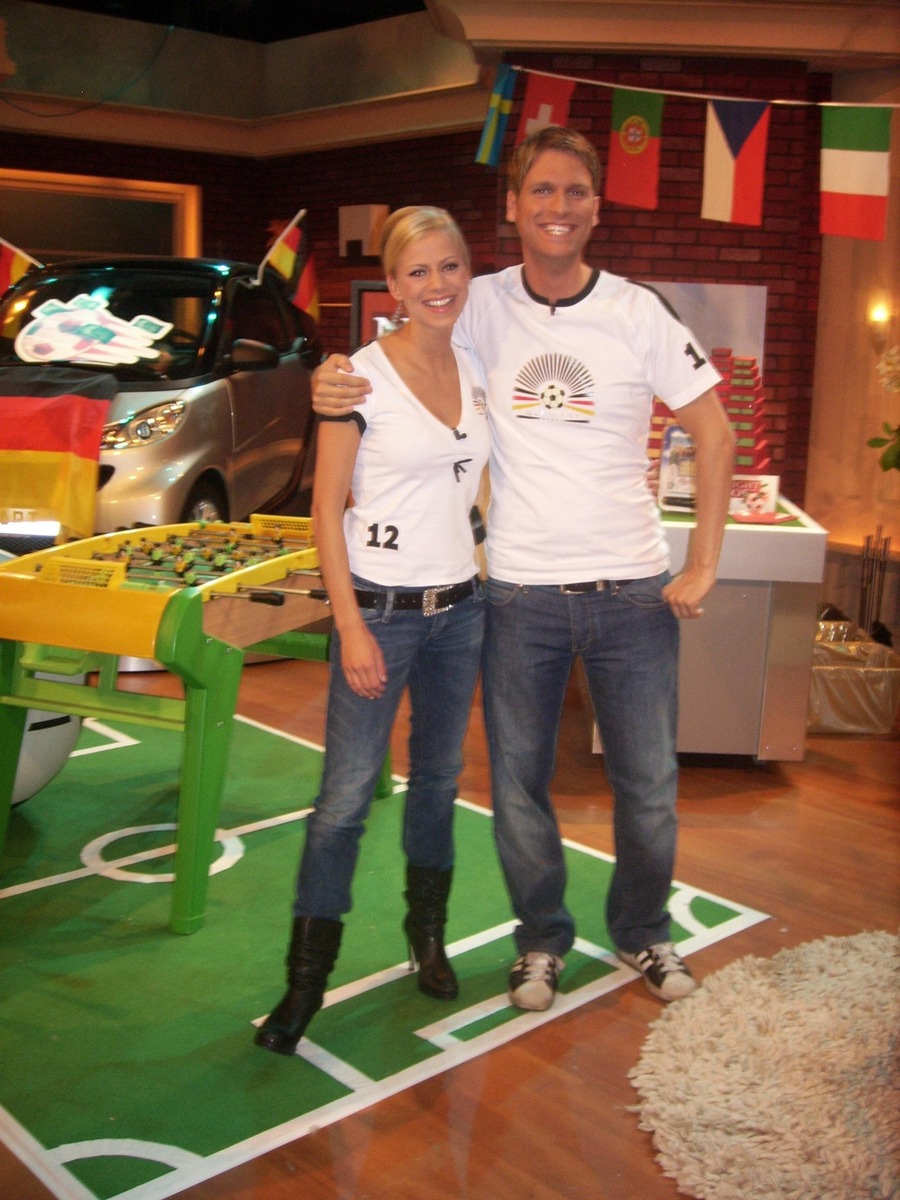 Jackpot knacken und einen Smart fortwo gewinnen - am 26. Juni im ProSieben Night-Loft EM-Special