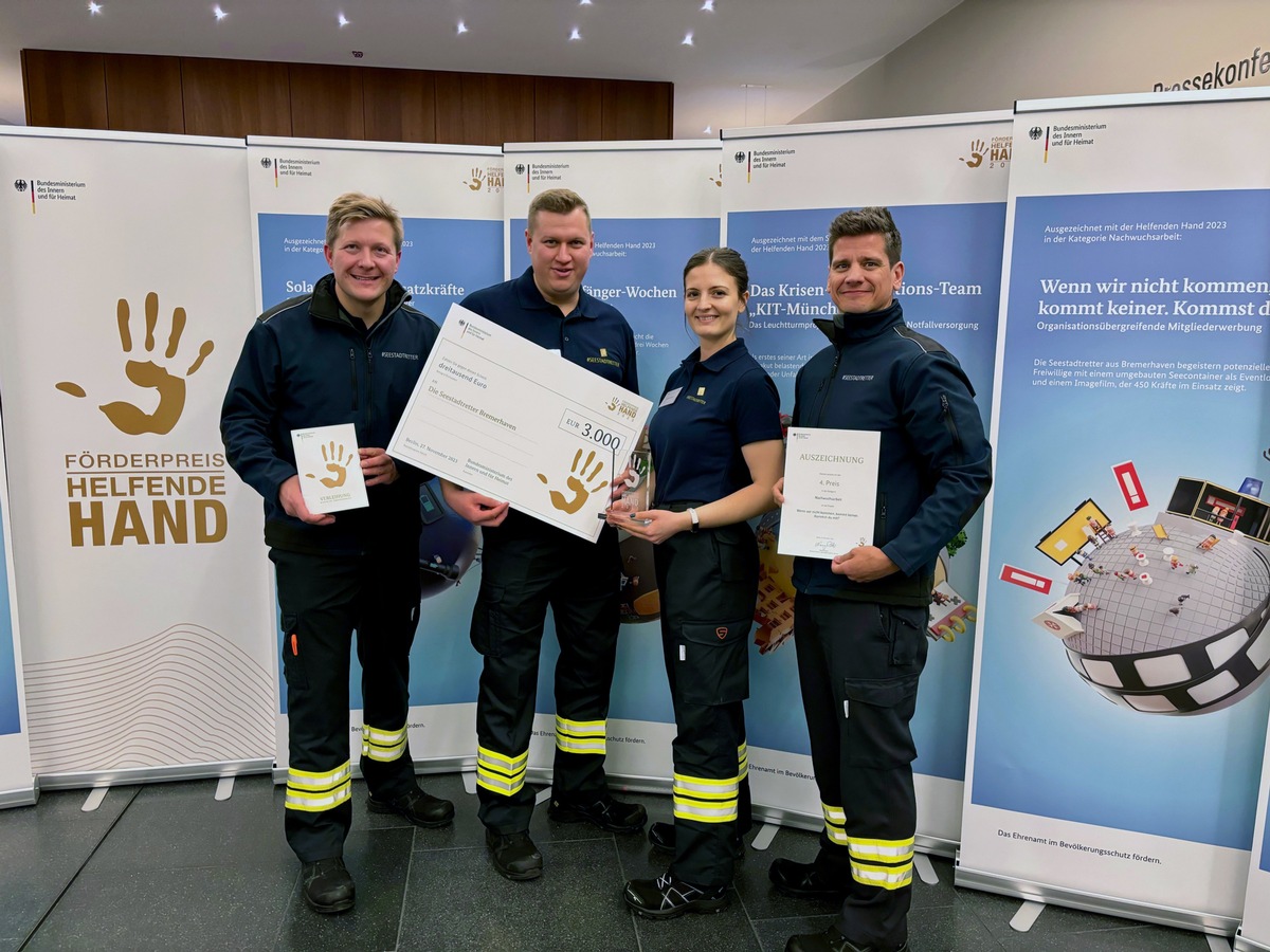 FW Bremerhaven: Bundesinnenministerium zeichnet beim Förderpreis &quot;Helfende Hand&quot; Bremerhavener Katastrophenschutz aus