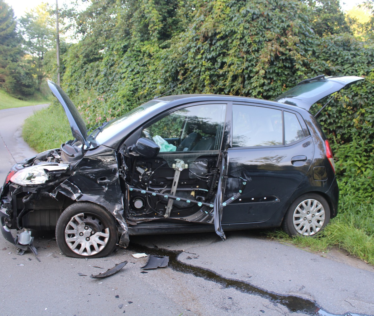 POL-RBK: Kürten - Zwei Personen bei Verkehrsunfall verletzt