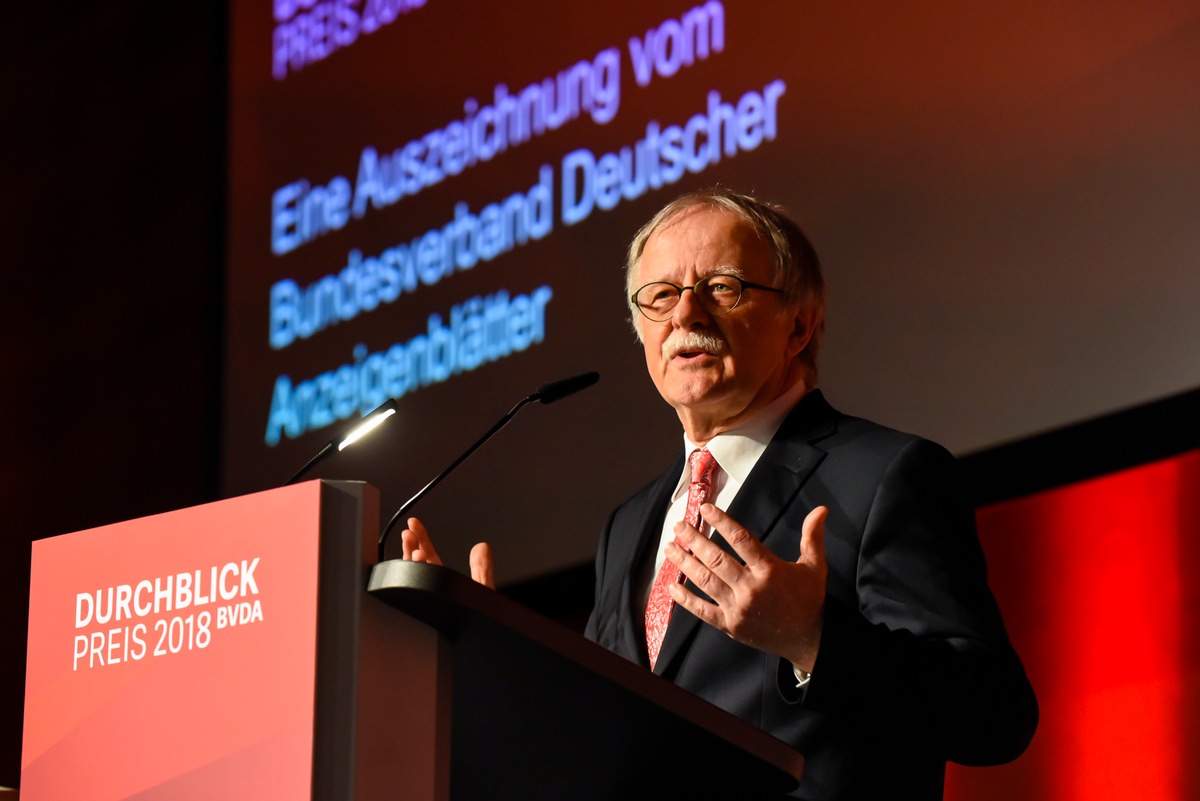 BVDA-Medienpreis zeichnet Verlage für besondere publizistische Leistungen aus / Kirchentagspräsident und Journalist Hans Leyendecker würdigt Rolle der Anzeigenblätter für die Demokratie