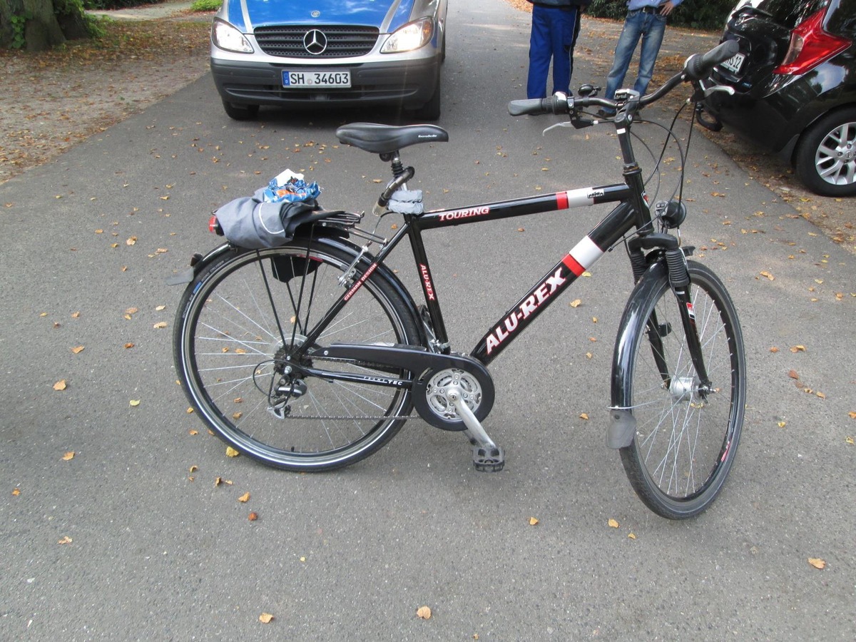 POL-SE: Barmstedt: Folgemeldung  - Versuchter räuberischer Diebstahl am Friedhof - Polizei veröffentlicht Bilder von Kleidung und Fahrrad des Täters