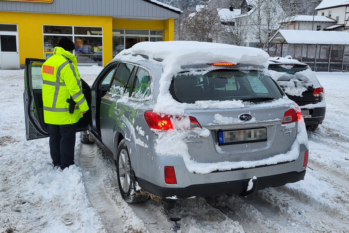 POL-LDK: 16 von 20 Fahrzeugen hatten Schnee auf dem Dach+Unfallfluchten in Wetzlar und Haiger+Auseinandersetzung in der Asylunterkunft in Haiger+