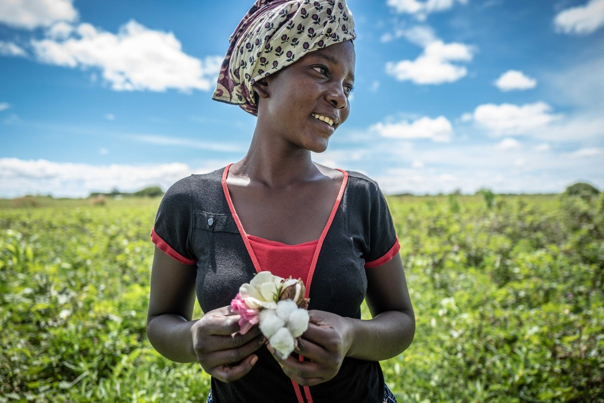 Cotton made in Africa feiert zum Weltbaumwolltag am 7. Oktober die weltweit wichtigste Naturfaser für die Textilindustrie