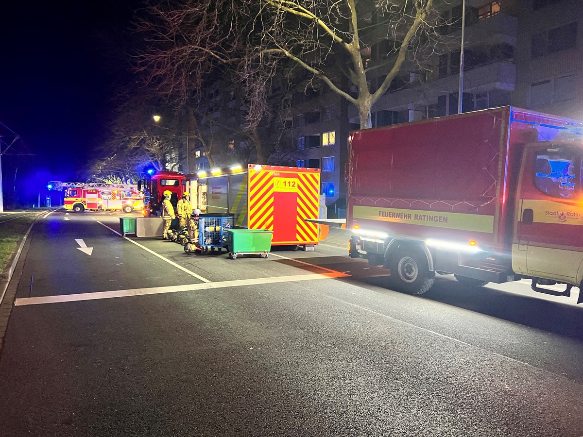 FW Ratingen: Wohnungsbrand im Hochhaus