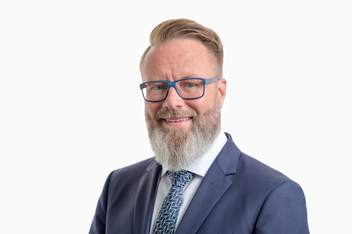 Schleswig Holsteins Neuer Wirtschaftsminister Claus Ruhe Madsen Besucht 