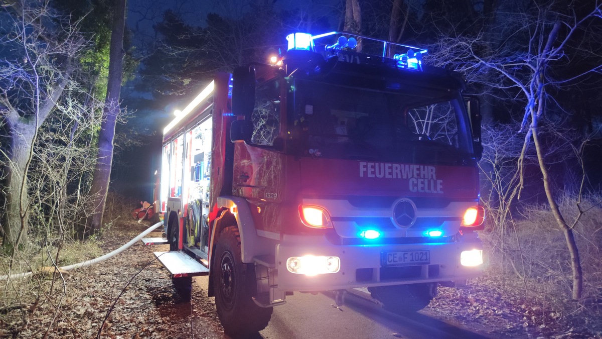 FW Celle: Laubenbrand