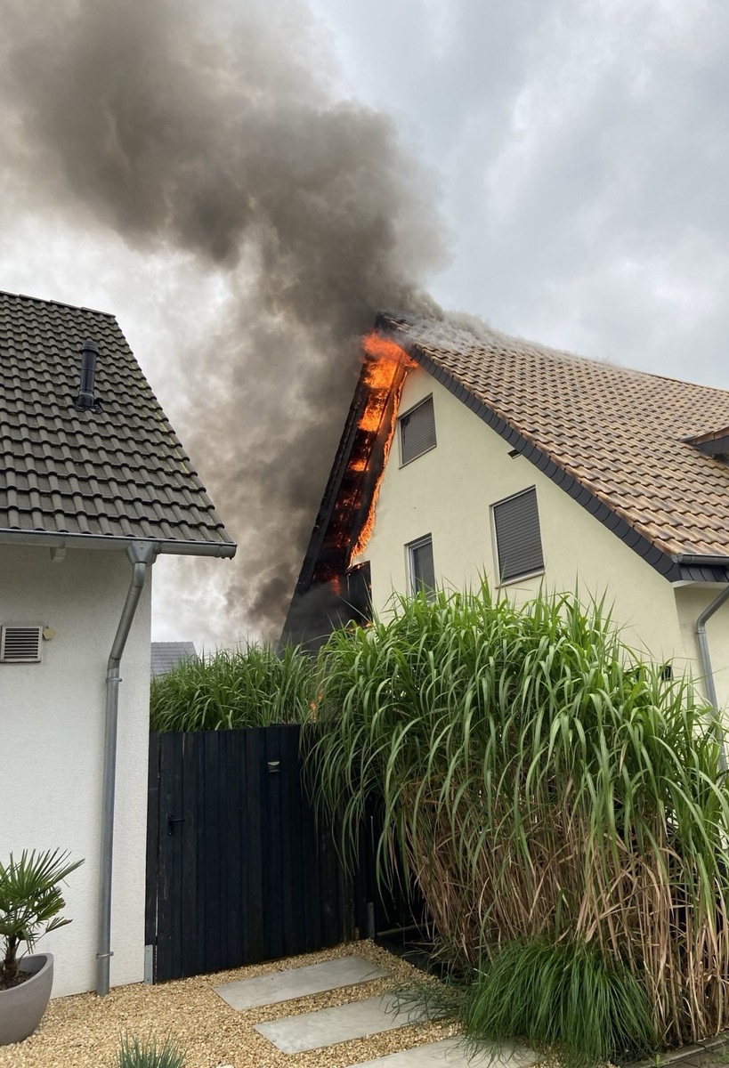 FW-WAF: Dachstuhlbrand in Dolberg