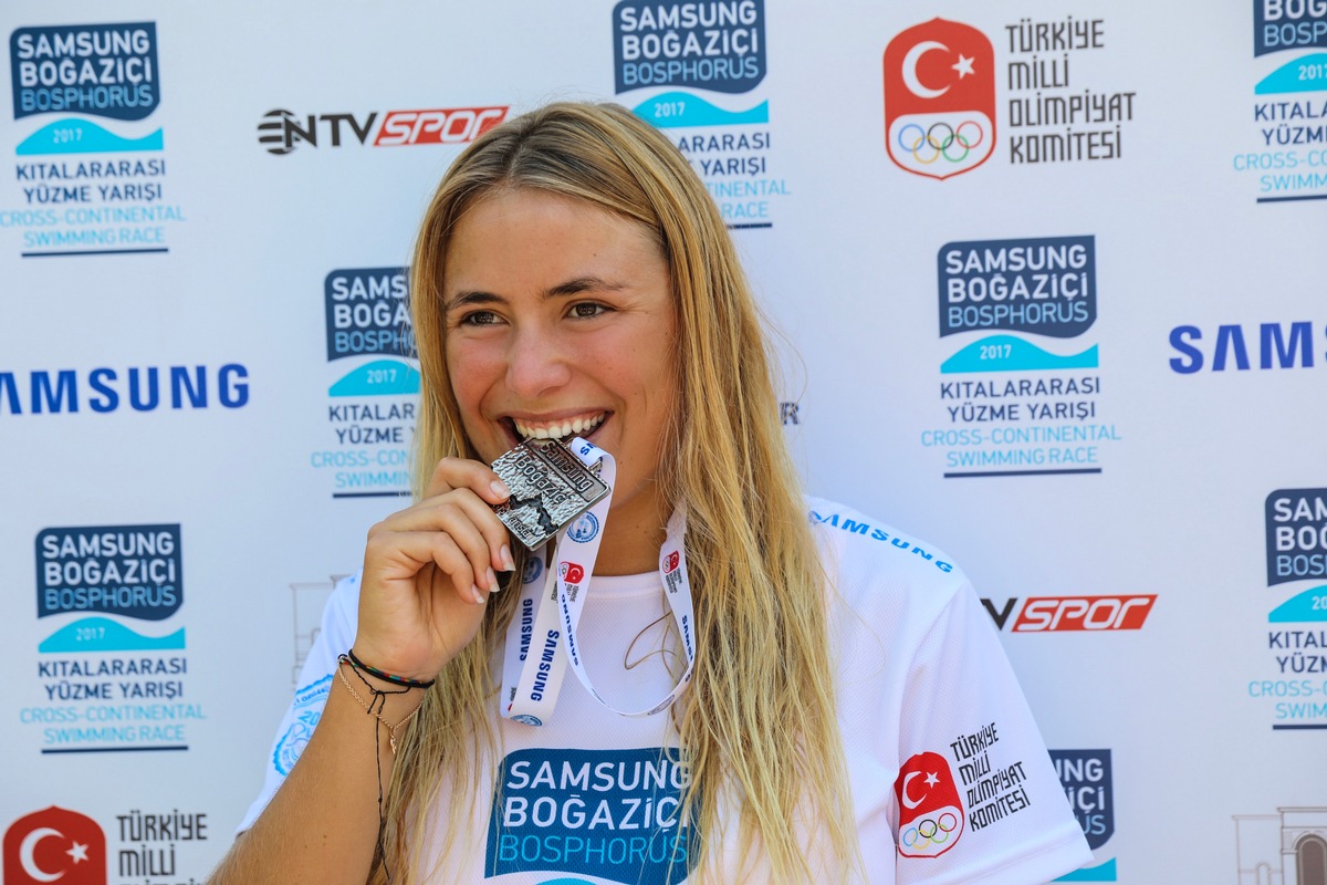 Marburger Freiwasserschwimmerin beim 29. Cross-continental Swimming Race: Nathalie Pohl erzielt weiteren Erfolg am Bosporus (FOTO)