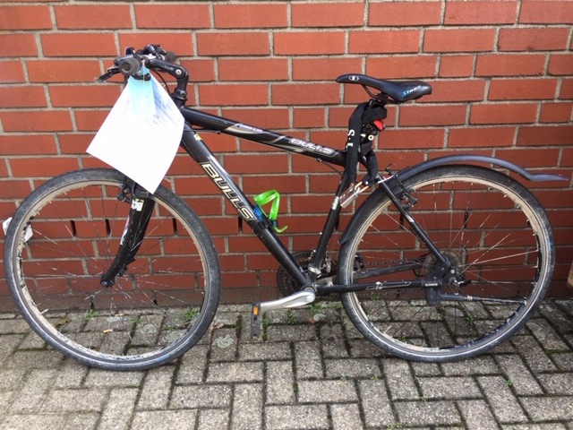 POL-NE: Verdächtiger Radler kontrolliert - Polizei stellt Rauschgift und Trekkingbike sicher (Foto im Anhang)