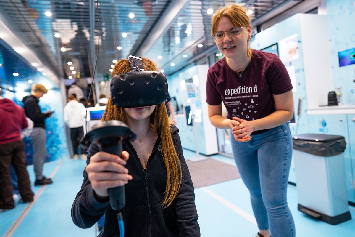 Kirchberg (6.- 8.12.): Hightech-Ausstellung macht Digitalisierung für Jugendliche erlebbar