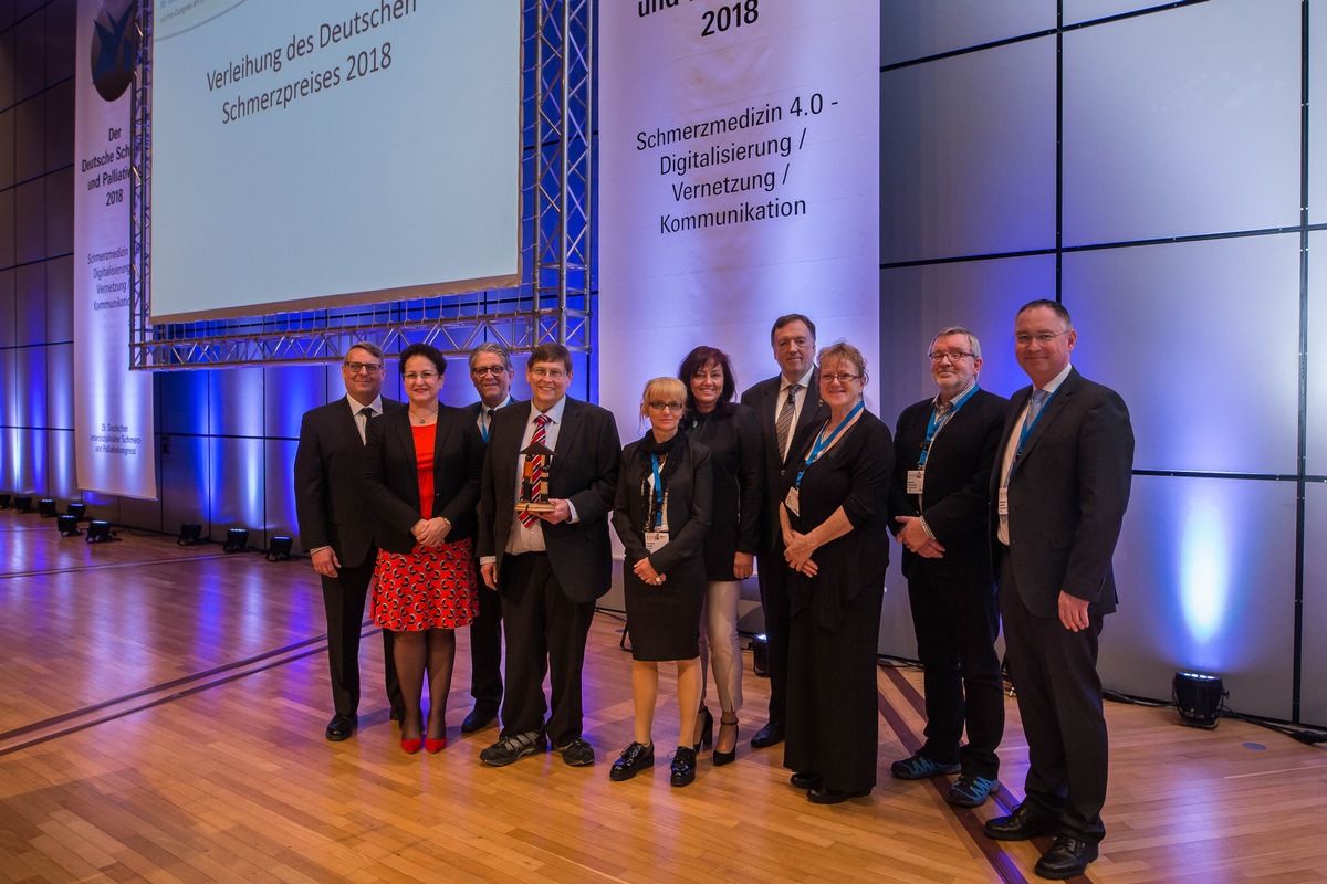 Schmerzpreis für Dr. med. Gerhard H. H. Müller-Schwefe / Würdigung und Anerkennung seiner Verdienste in der Schmerzmedizin