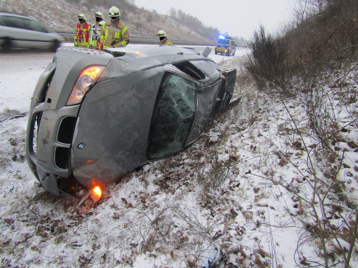 POL-PDKL: Unfall auf Schneeglätte