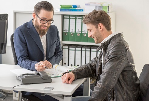 Digitales Fernstudium: AKAD University berät in Frankfurt