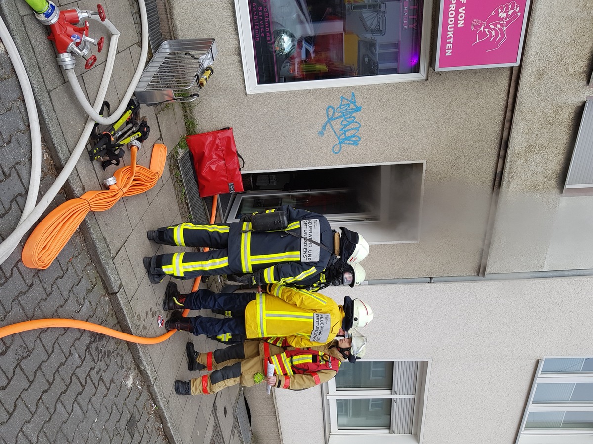 FW-BO: Brand im Ladenlokal Wittener Straße